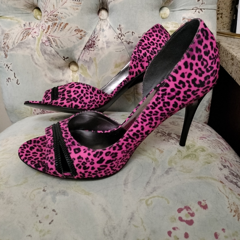 Carlos Santana Pink Leopard Heels 😍 - Picture 3 of 5